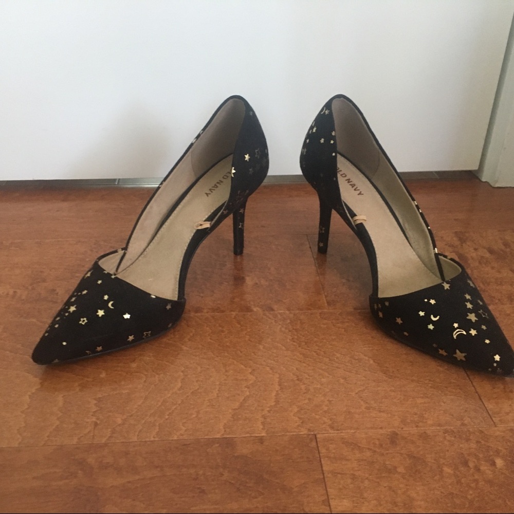 NWOT Black Suede Gold Star Pointed Pump Heels